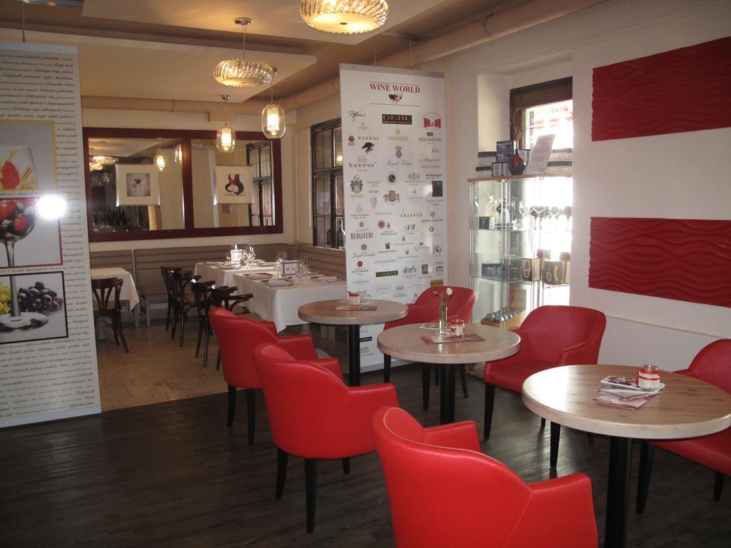 Riviera Rooms Vendegszobak Mosonmagyarovar Exterior photo